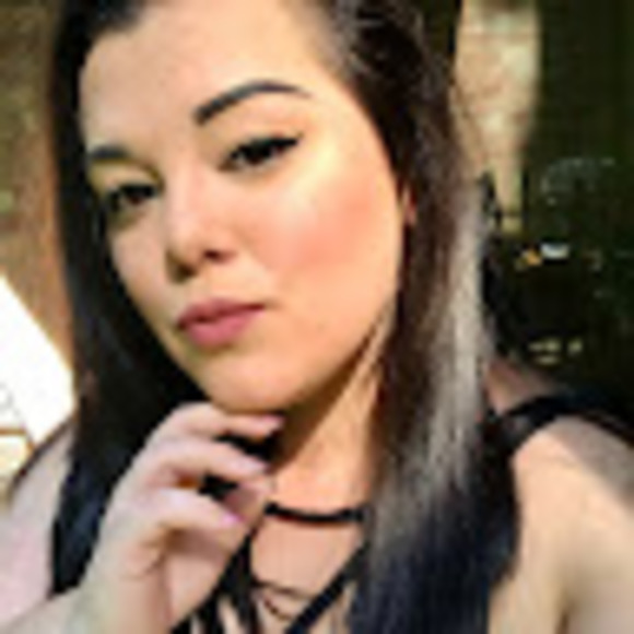 Meet your Posher, Breanna - Picture 1 of 1